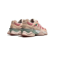 New Balance 9060 Donna Pink Cookie x Joe Freshgoods in camoscio