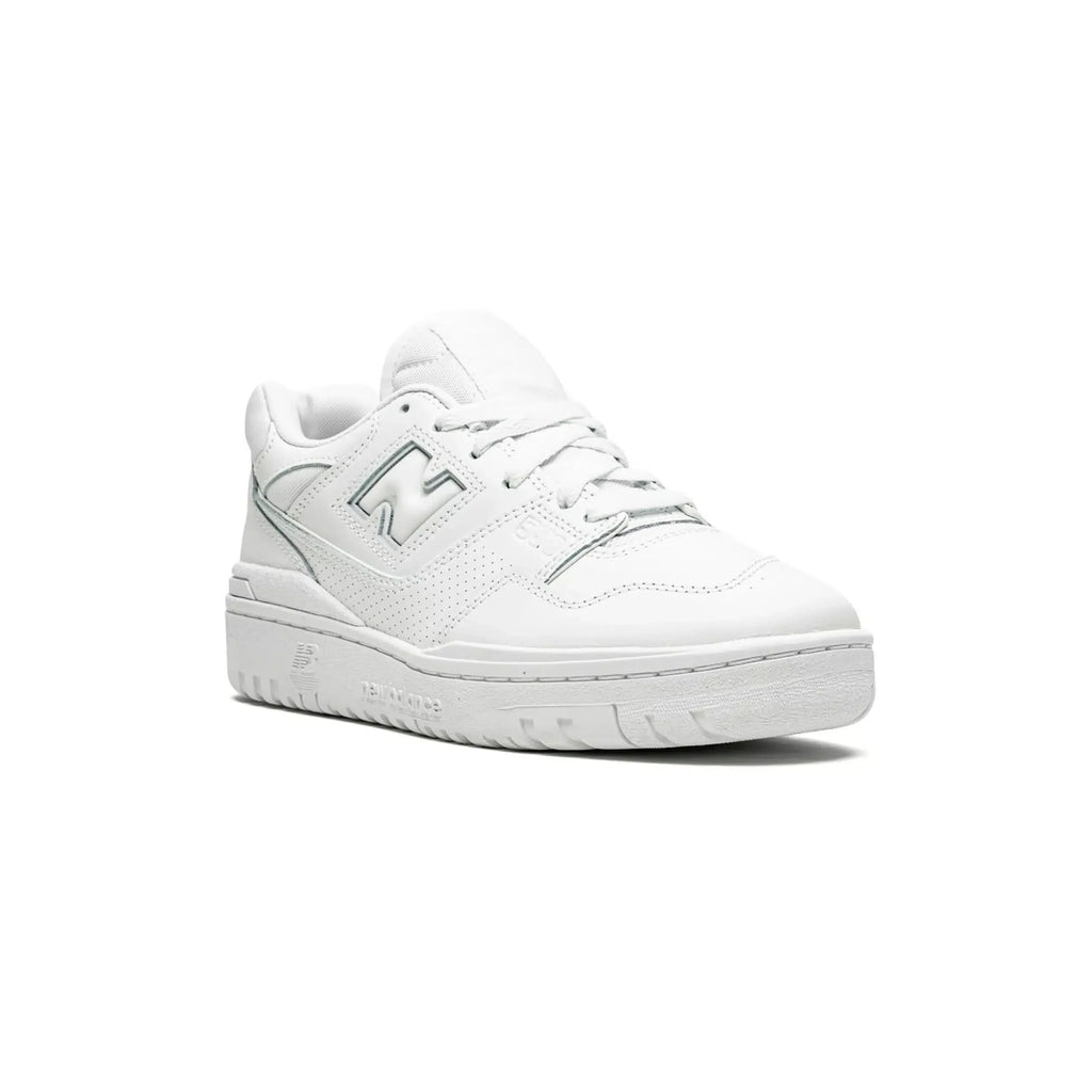 New Balance 550 sneakers in pelle da uomo completamente bianche, stile retrò casual