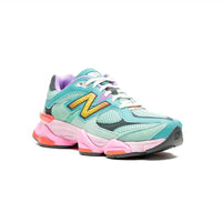 New Balance 9060 sneakers da donna verde menta e rosa fluo – in mesh e pelle