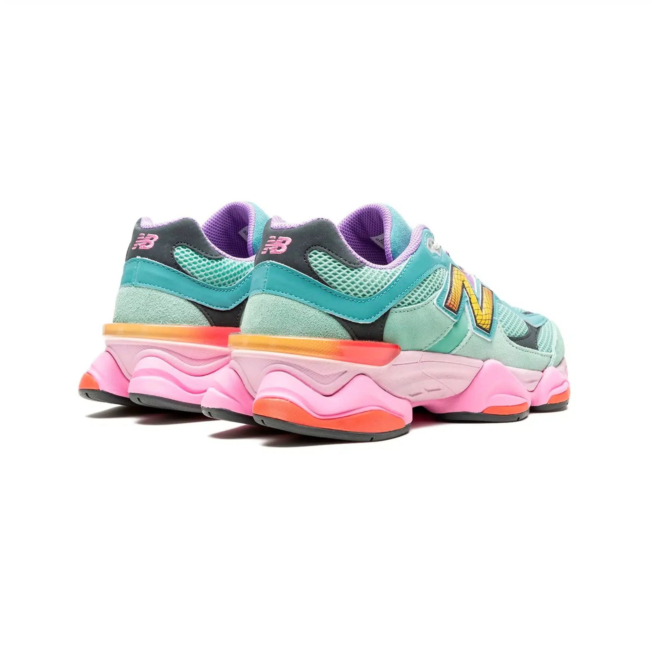 New Balance 9060 sneakers da donna verde menta e rosa fluo – in mesh e pelle