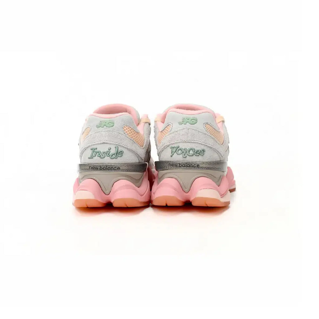 New Balance 9060 da donna rosa e celeste x Joe Freshgoods in mesh e pelle