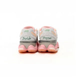 New Balance 9060 da donna rosa e celeste x Joe Freshgoods in mesh e pelle