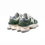 New Balance 9060 Sneakers lifestyle da uomo in pelle scamosciata verde Nori