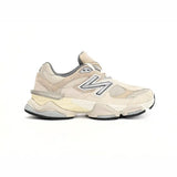 New Balance 9060 Sneakers casual in camoscio beige chiaro da uomo
