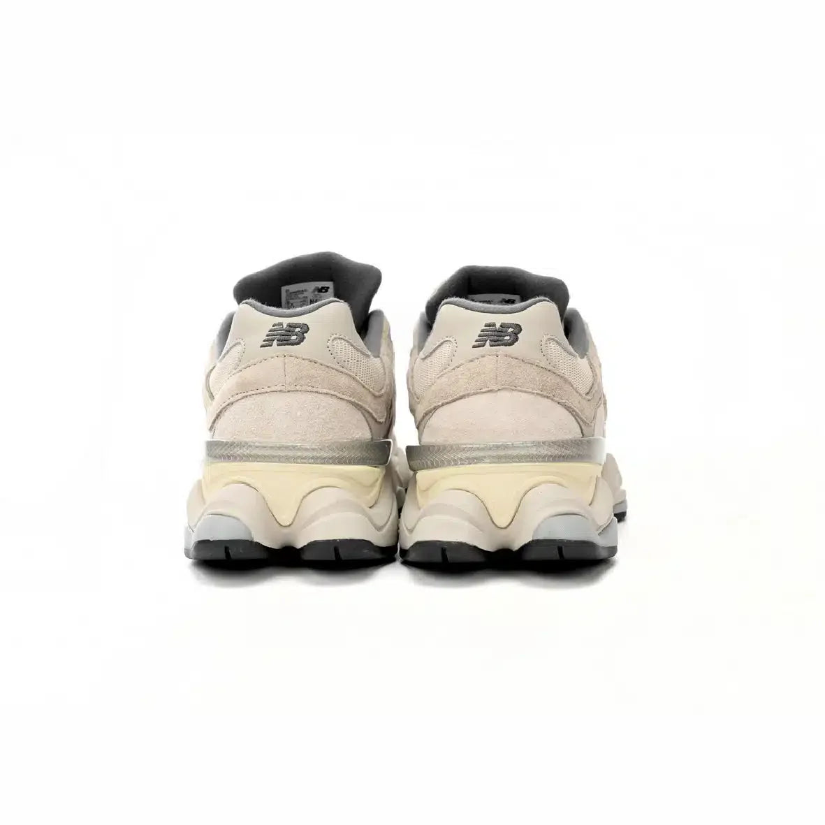 New Balance 9060 Sneakers casual in camoscio beige chiaro da uomo
