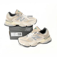 New Balance 9060 Sneakers casual in camoscio beige chiaro da uomo