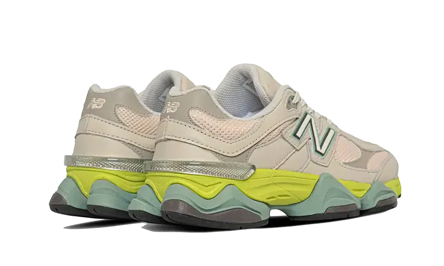New Balance 9060 Sneakers unisex – stile retrò in pelle scamosciata e mesh, suola spessa, colorazione rosa e verde lime