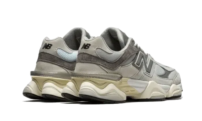 New Balance 9060 Sneakers unisex – Stile retrò con dettagli in camoscio e mesh, suola spessa, colorazione Rain Cloud