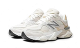 New Balance 9060 sneakers unisex – stile retrò con dettagli in pelle scamosciata e mesh, suola spessa e colorazione Turtledove